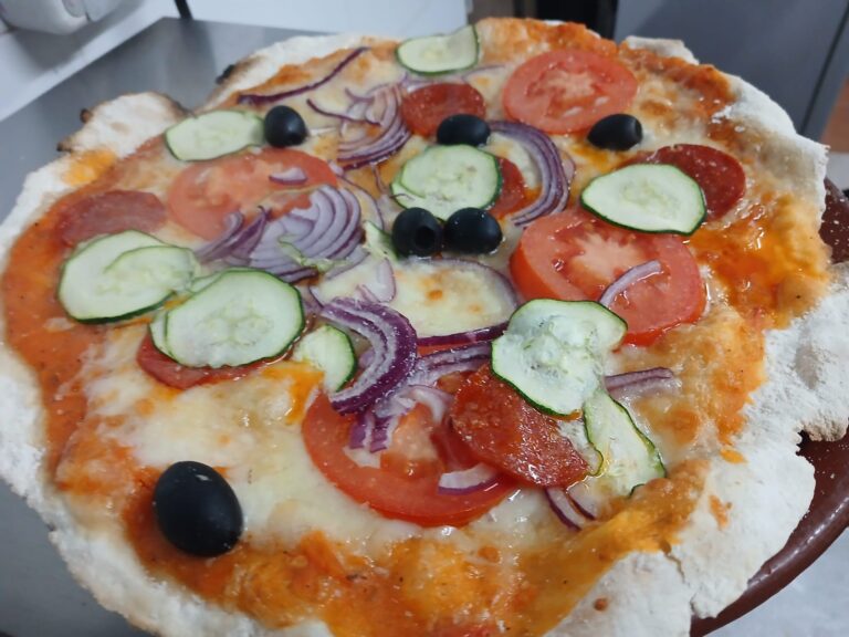 Cafe/Bar/Restaurante Cerezo 5 pizza 768x576